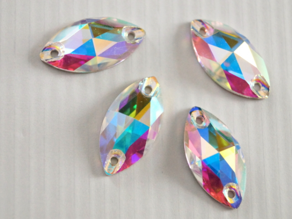 Sew-on Stones  K3066 CRYSTAL  AB M6x12 - 1 Stck.